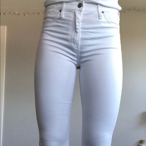White skinny jeans